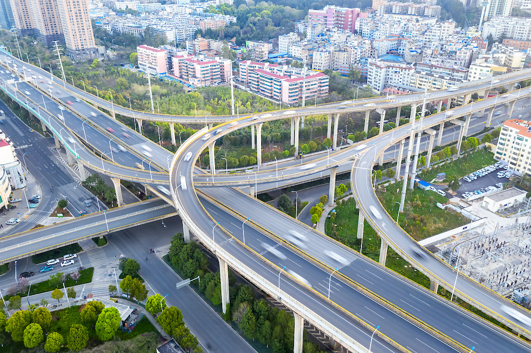 Carrefour de nombreuses routes