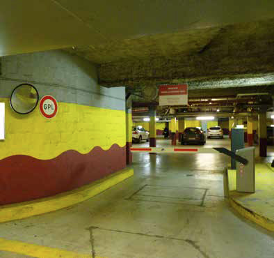 Mercure La Grande Arche Hotel parking HUB