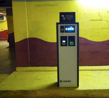 Mercure La Grande Arche Hotel ParQube instalación HUB Parking