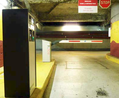 Mercure La Grande Arche Hotel barrier and peripheral HUB Parking