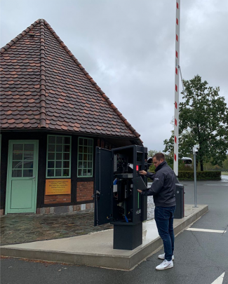 James working at Heide Park entrance